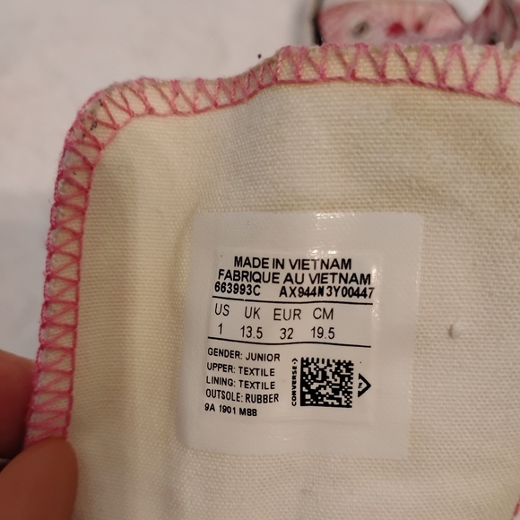 Converse Size 1 - Picture 4 of 5